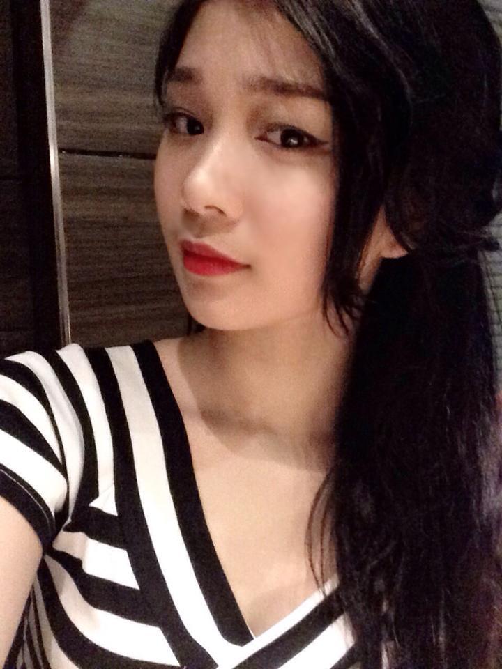 扒开黑女人的p大荫蒂